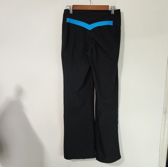 Nike dry fit flare yoga leggings - Picture 3 of 9